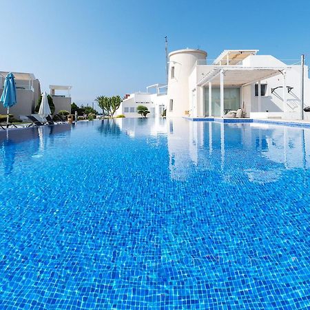 Blue Diamond Beach Villas Paphos Esterno foto