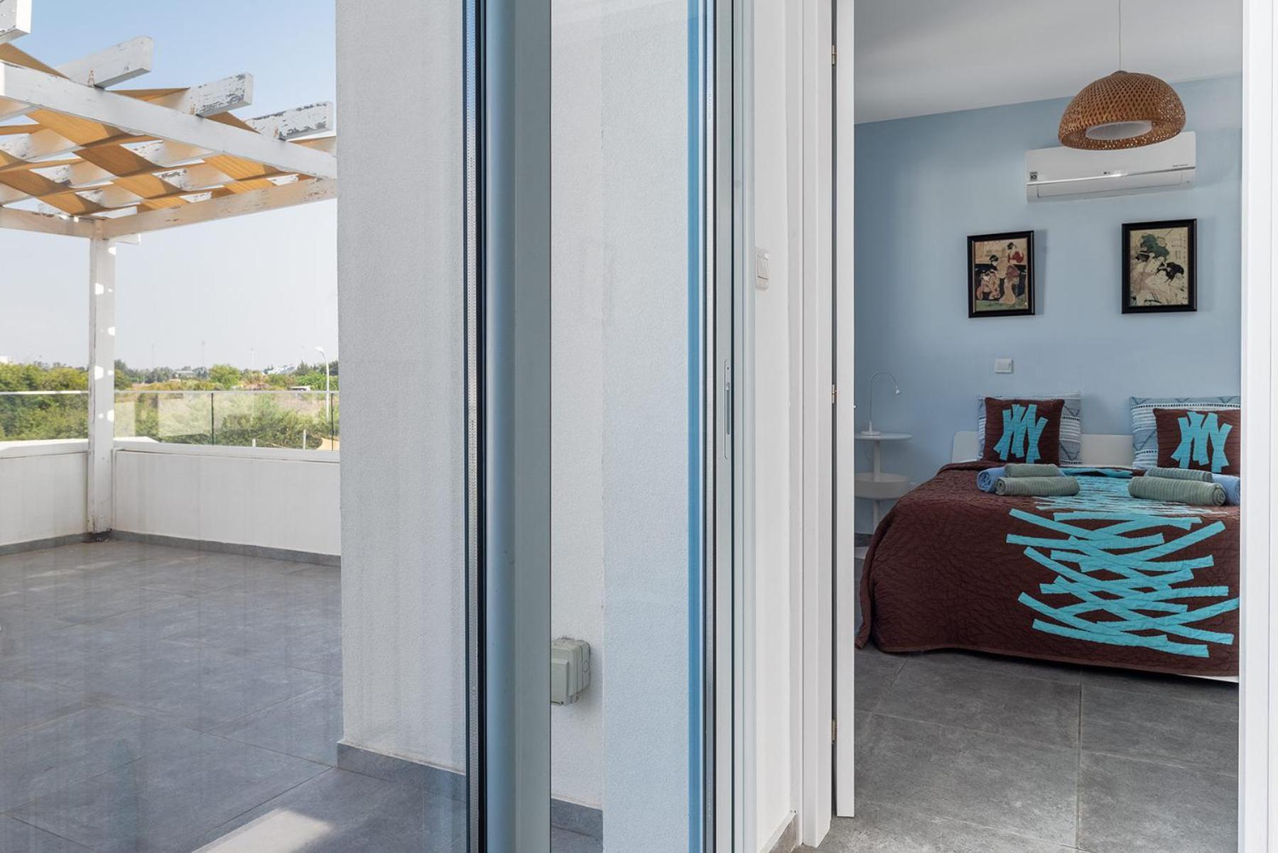 Blue Diamond Beach Villas Paphos Esterno foto