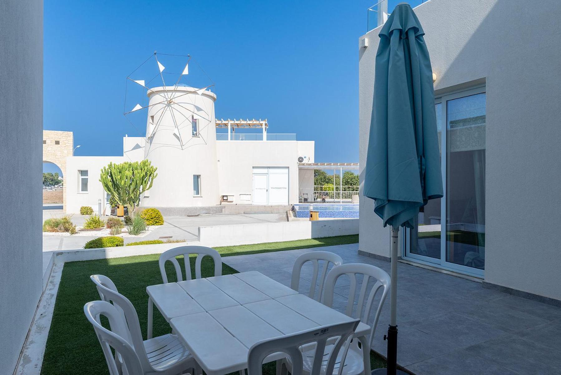 Blue Diamond Beach Villas Paphos Esterno foto