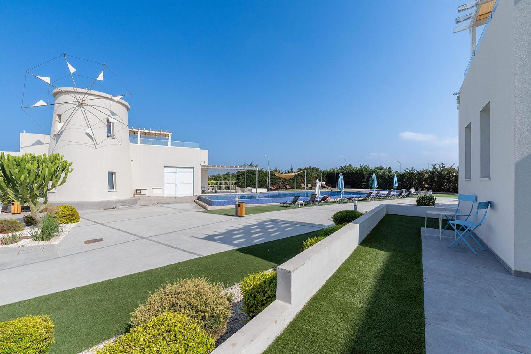 Blue Diamond Beach Villas Paphos Esterno foto