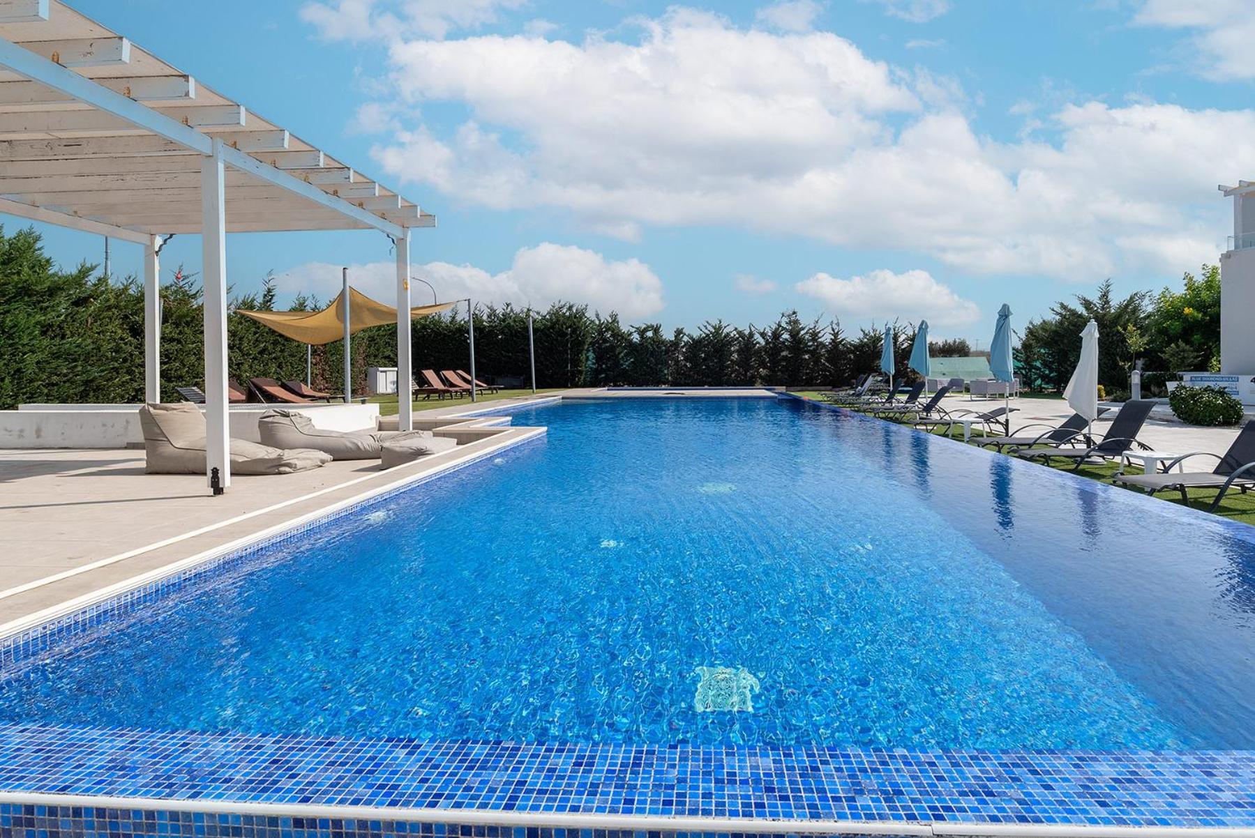 Blue Diamond Beach Villas Paphos Esterno foto