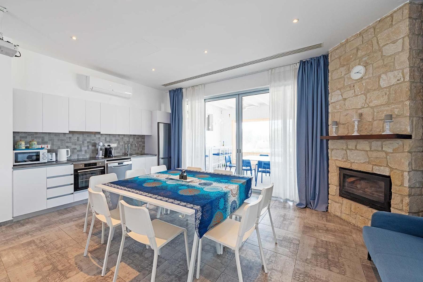 Blue Diamond Beach Villas Paphos Esterno foto