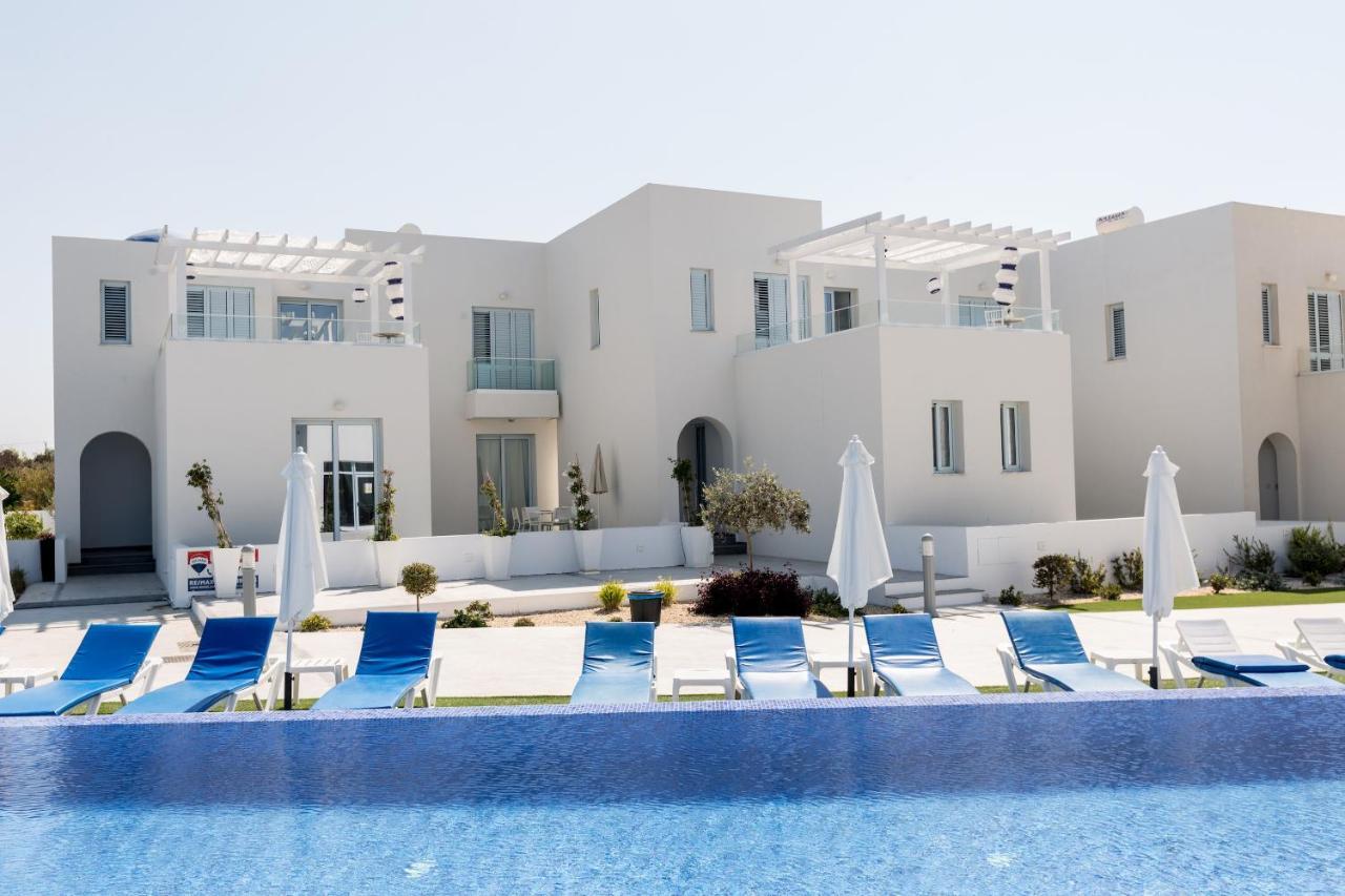 Blue Diamond Beach Villas Paphos Esterno foto