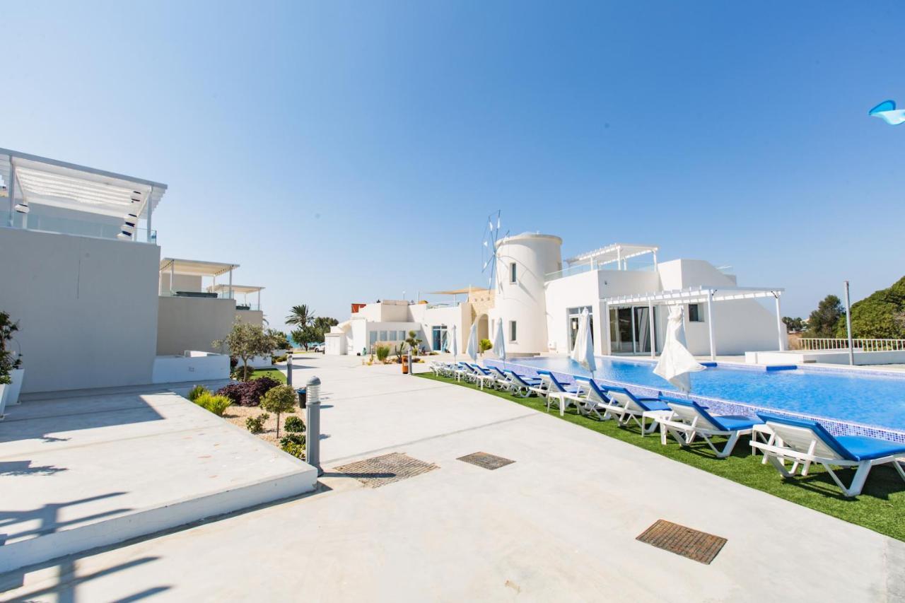 Blue Diamond Beach Villas Paphos Esterno foto