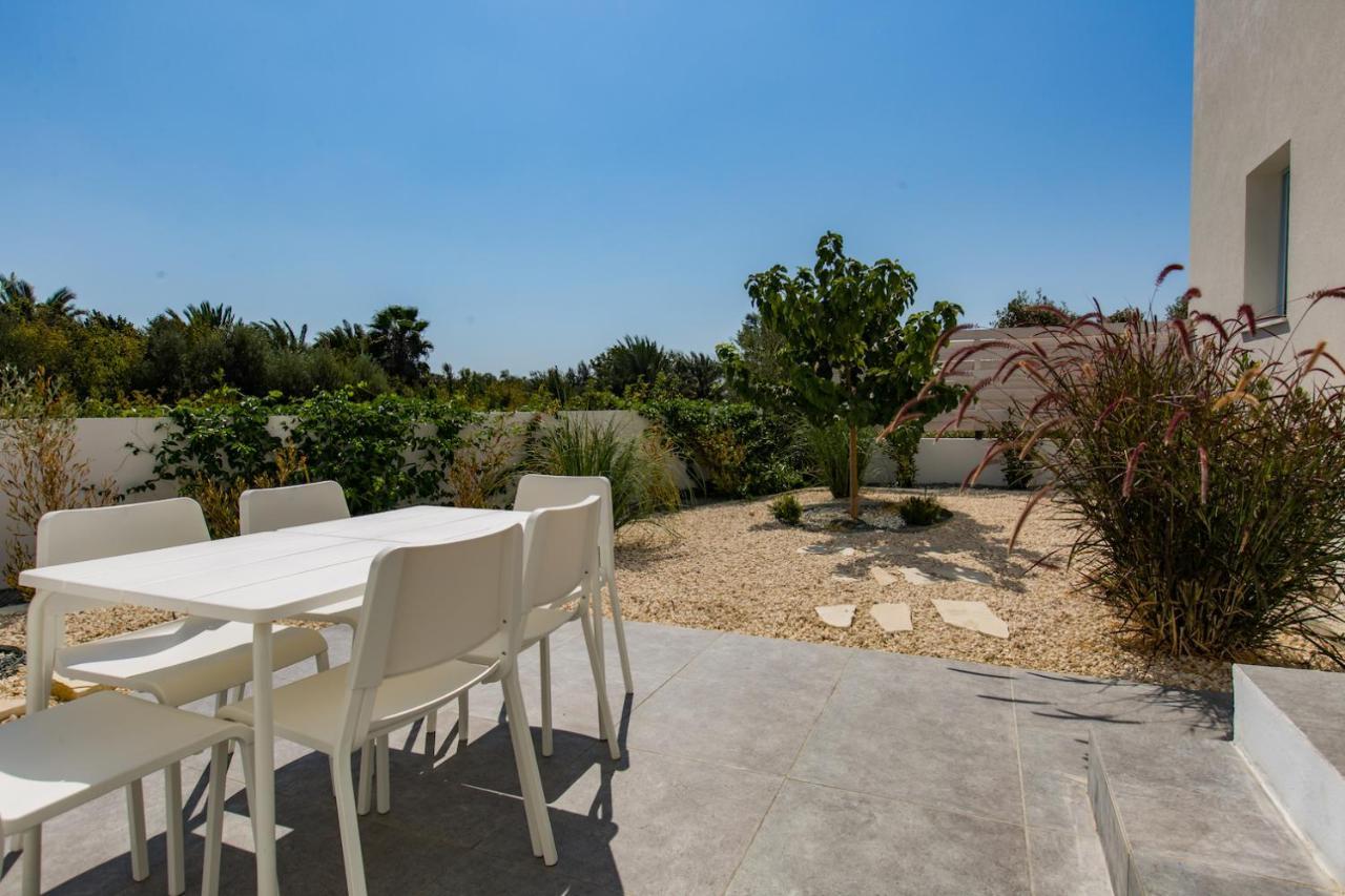 Blue Diamond Beach Villas Paphos Esterno foto