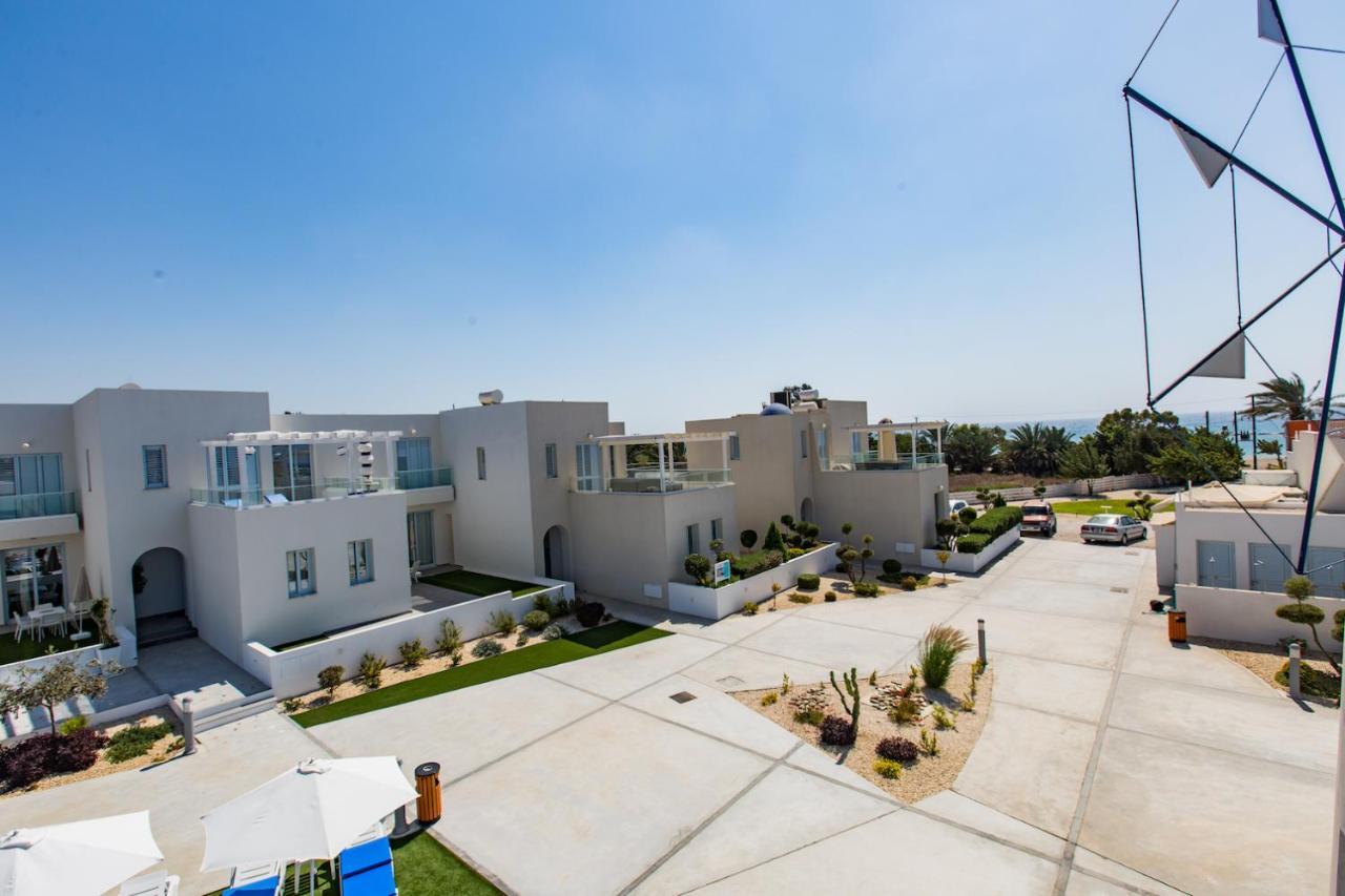 Blue Diamond Beach Villas Paphos Esterno foto