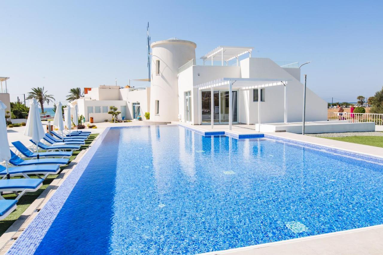 Blue Diamond Beach Villas Paphos Esterno foto