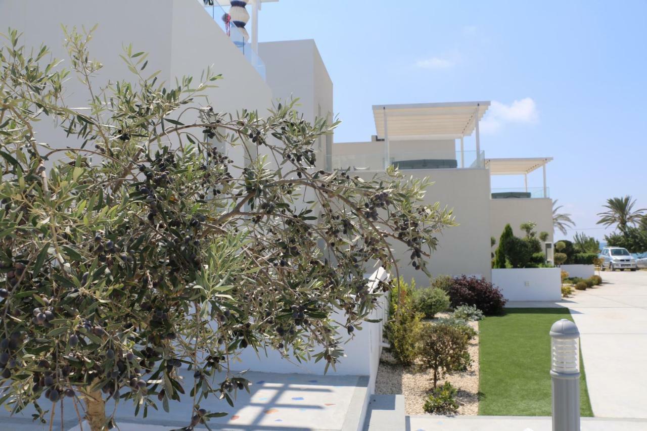 Blue Diamond Beach Villas Paphos Esterno foto