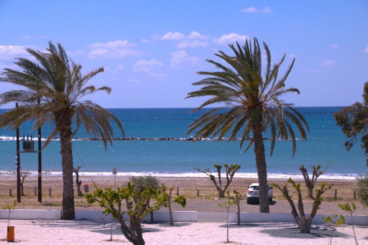 Blue Diamond Beach Villas Paphos Esterno foto